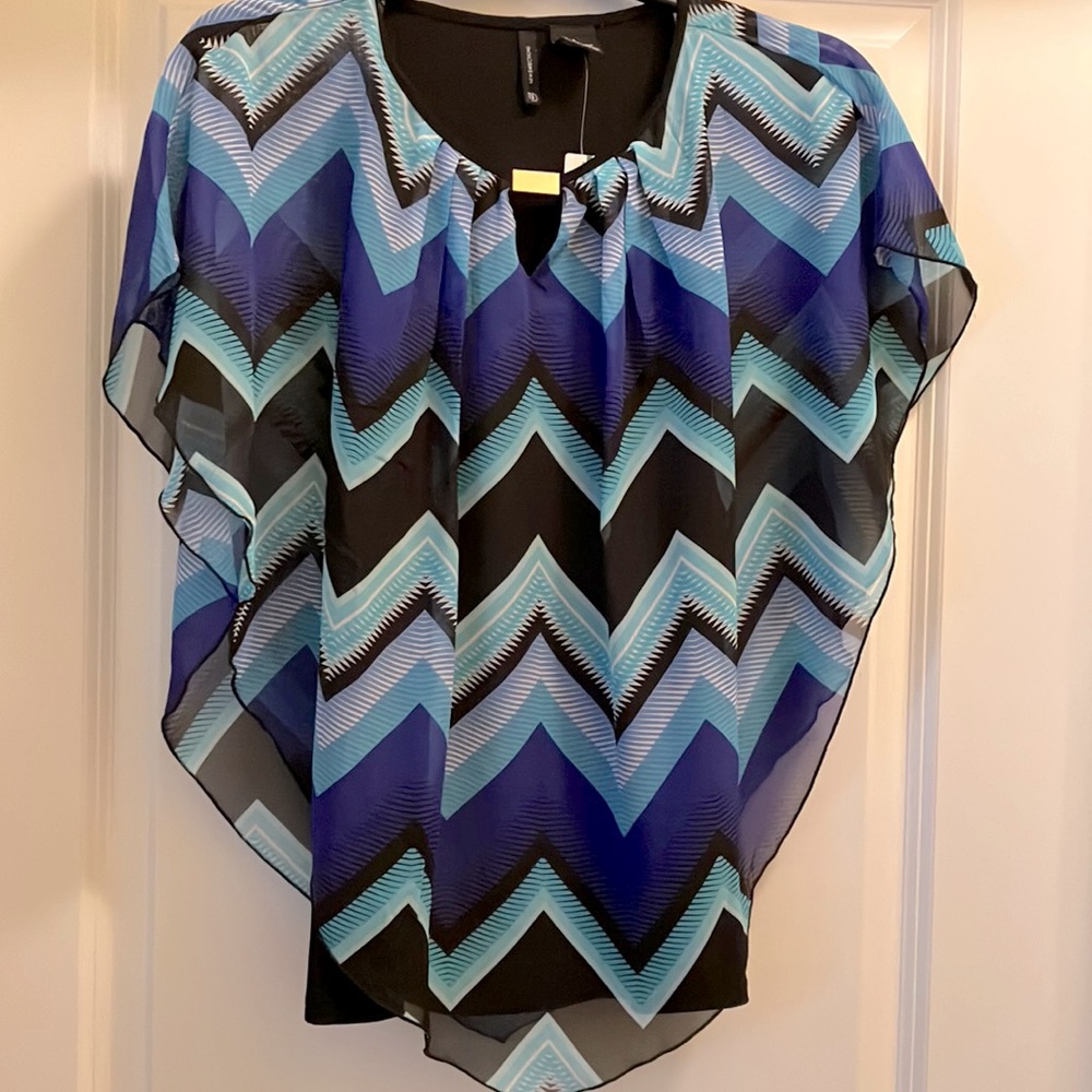 NWT Billowy Chevron Top